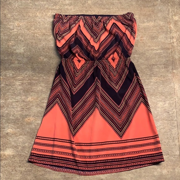 Express Dress - Picture 2 of 8